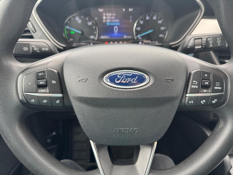 Ford Escape Vehicle Full-screen Gallery Image 19