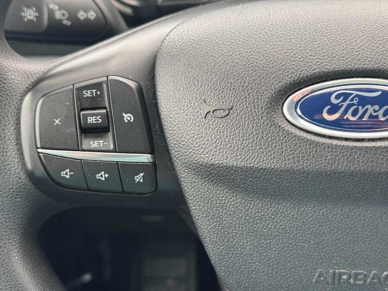 Ford Escape Vehicle Full-screen Gallery Image 20