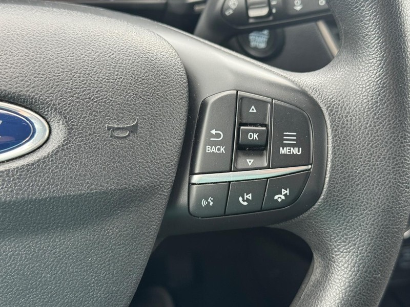Ford Escape Vehicle Full-screen Gallery Image 21