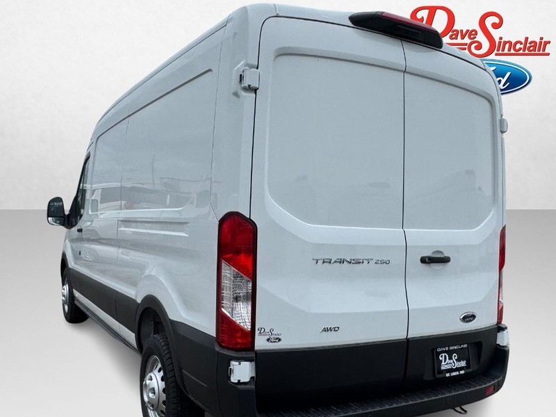 Ford Transit Cargo Van Vehicle Full-screen Gallery Image 09