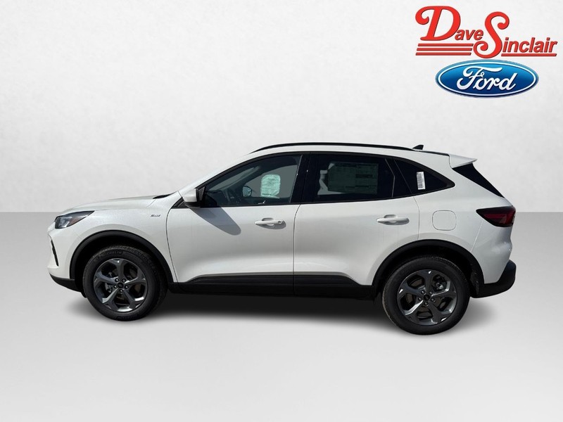 Ford Escape Vehicle Full-screen Gallery Image 10