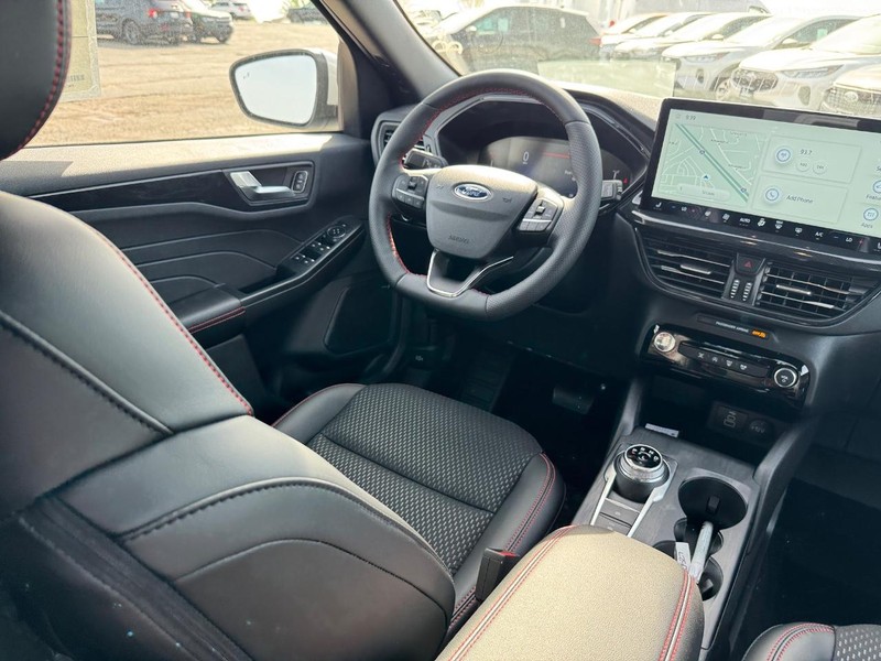 Ford Escape Vehicle Full-screen Gallery Image 14
