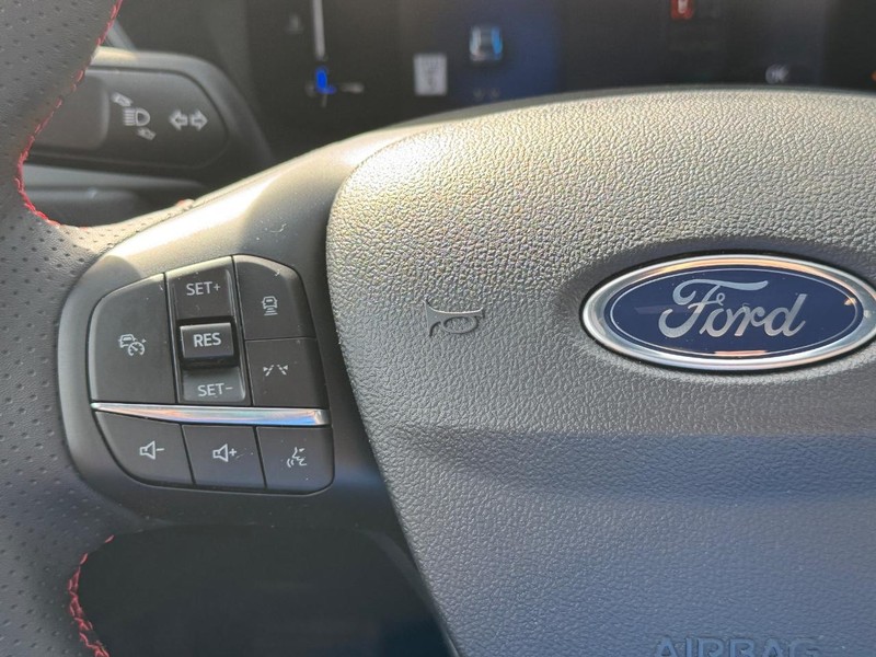 Ford Escape Vehicle Full-screen Gallery Image 20