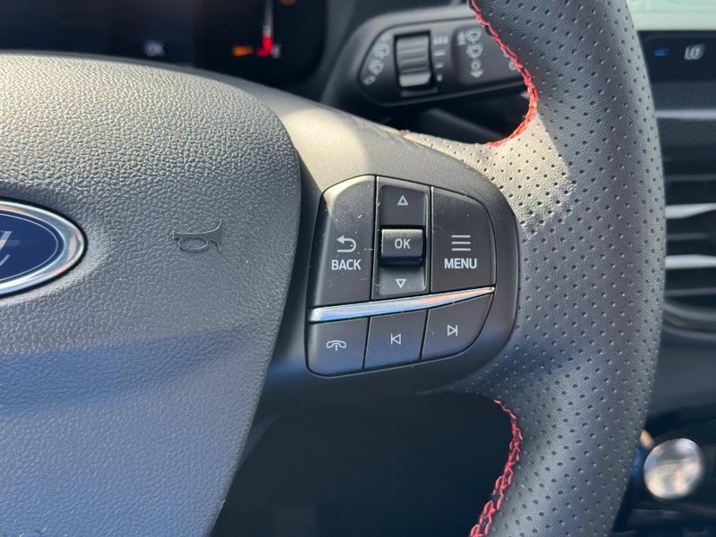 Ford Escape Vehicle Full-screen Gallery Image 21
