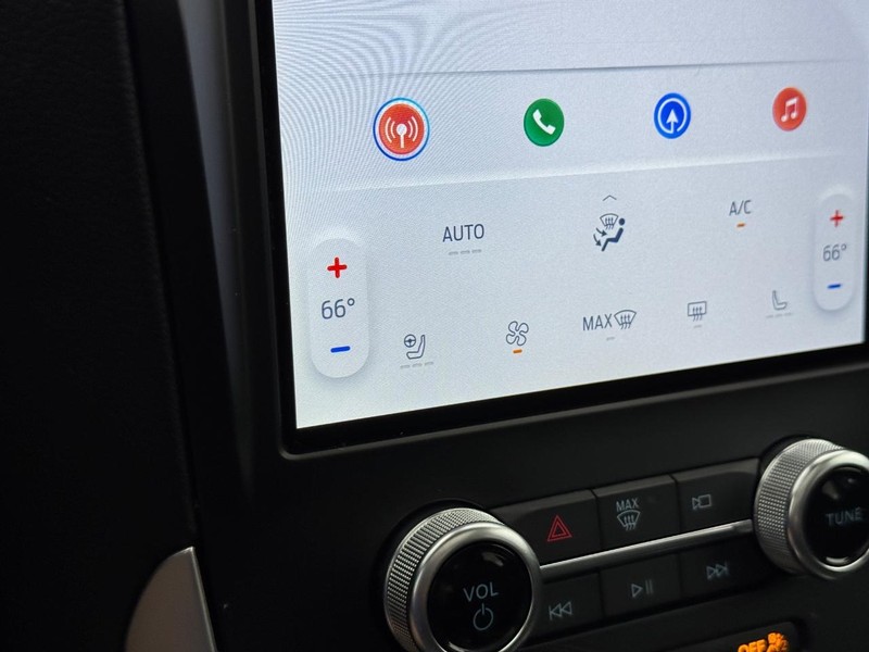 Ford Edge Vehicle Full-screen Gallery Image 23