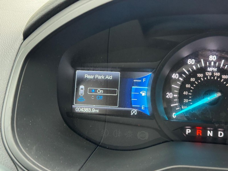 Ford Edge Vehicle Full-screen Gallery Image 25