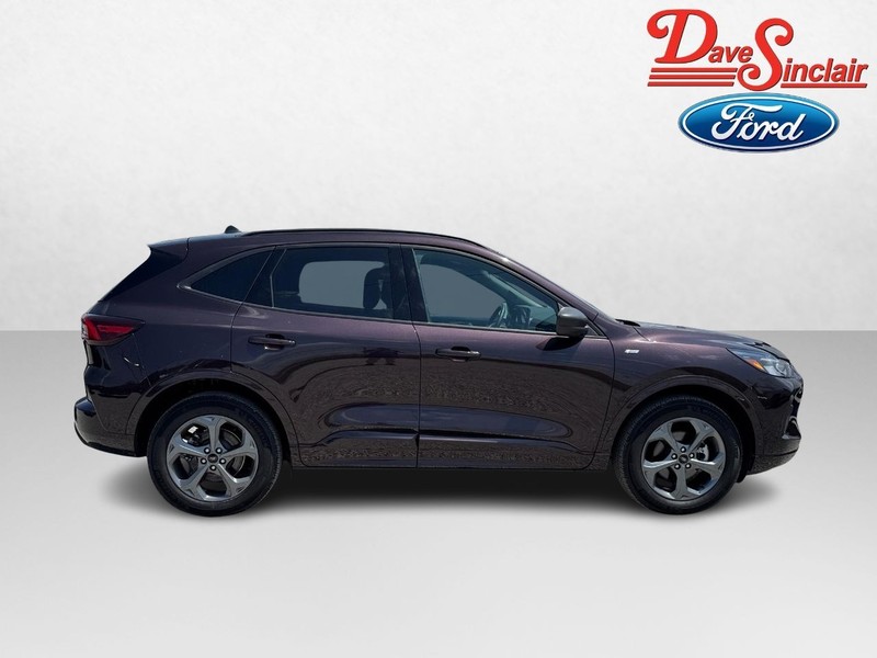 Ford Escape Vehicle Full-screen Gallery Image 05