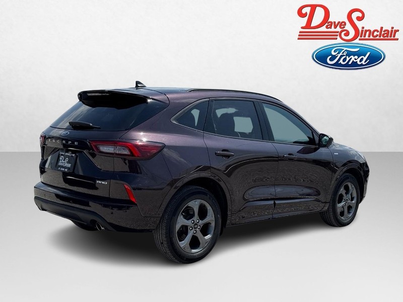 Ford Escape Vehicle Full-screen Gallery Image 07
