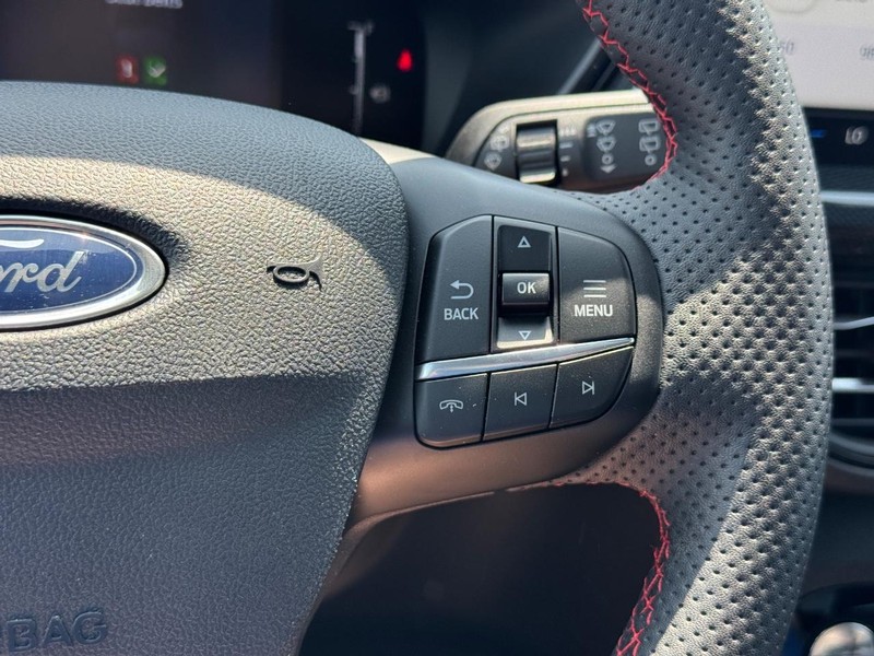 Ford Escape Vehicle Full-screen Gallery Image 22