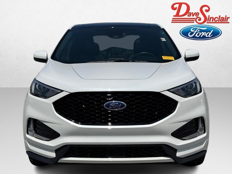 Ford Edge Vehicle Full-screen Gallery Image 02