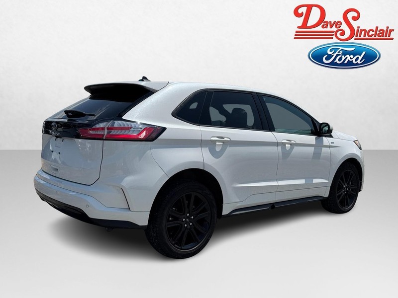 Ford Edge Vehicle Full-screen Gallery Image 08