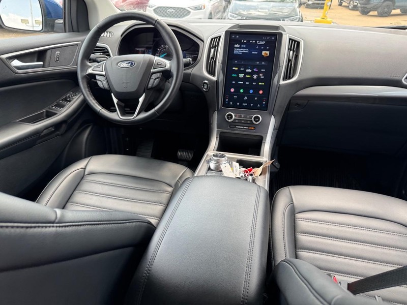 Ford Edge Vehicle Full-screen Gallery Image 15
