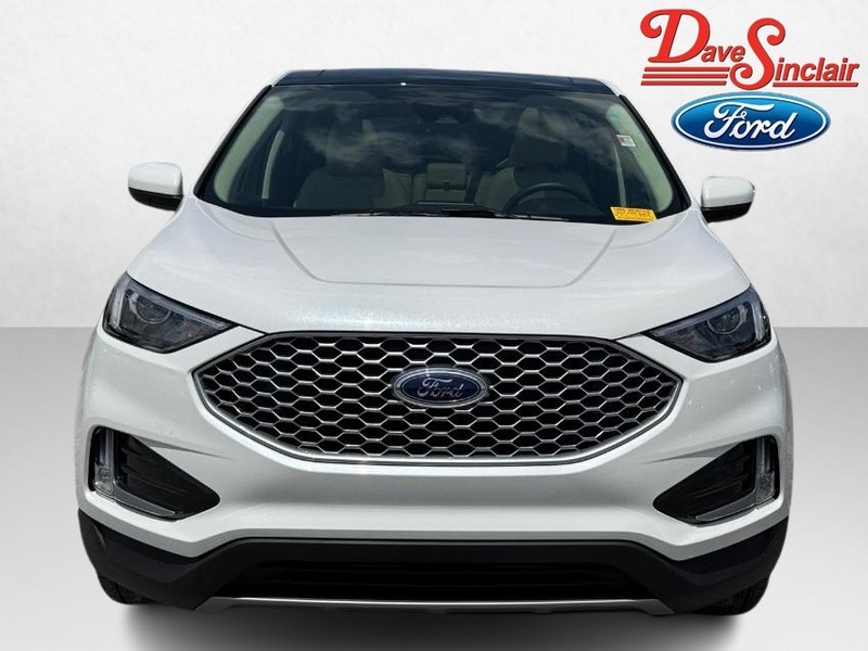 Ford Edge Vehicle Full-screen Gallery Image 02