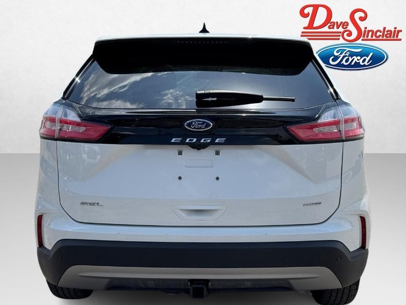 Ford Edge Vehicle Full-screen Gallery Image 08