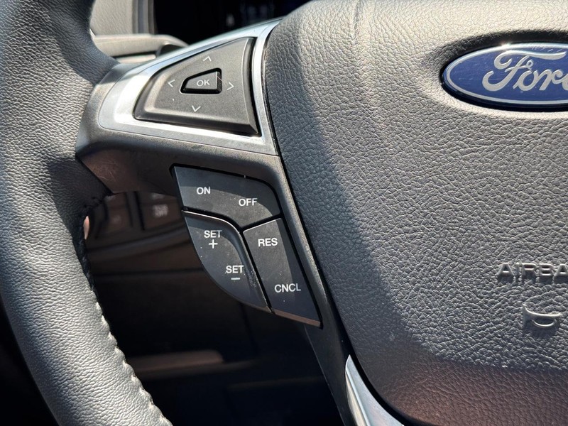 Ford Edge Vehicle Full-screen Gallery Image 20