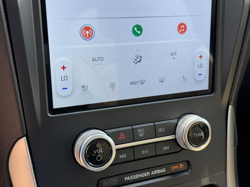 Ford Edge Vehicle Full-screen Gallery Image 22