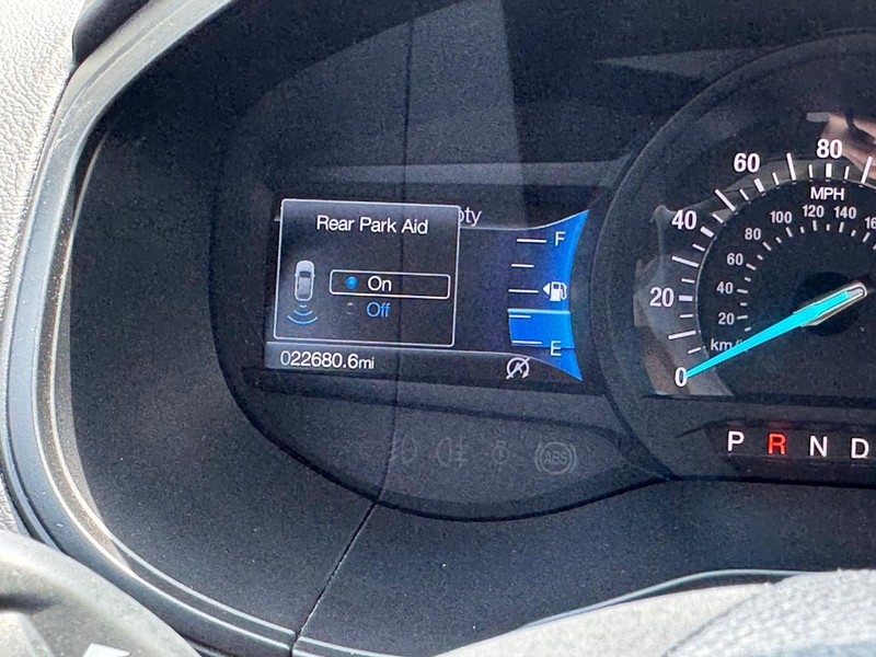 Ford Edge Vehicle Full-screen Gallery Image 24