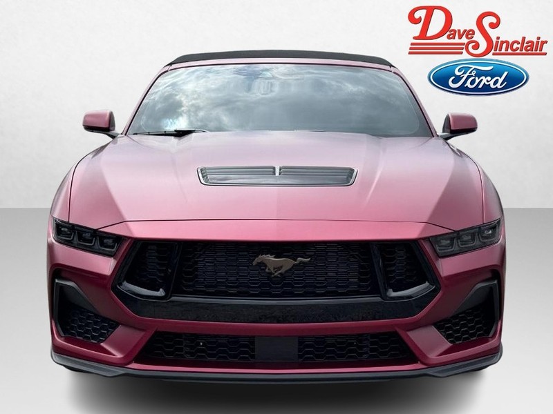 Ford Mustang Vehicle Full-screen Gallery Image 05