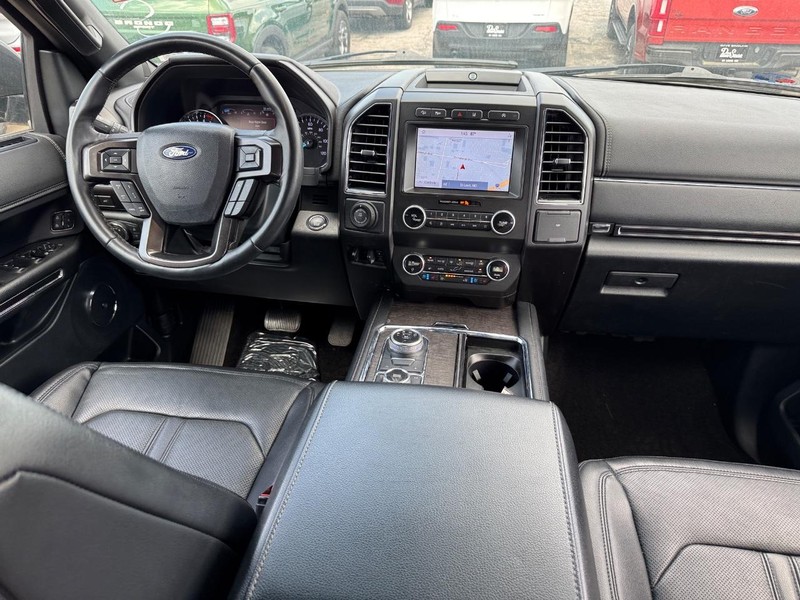 Ford Expedition Vehicle Full-screen Gallery Image 14