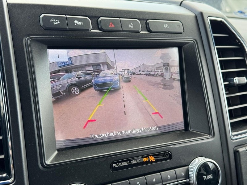 Ford Expedition Vehicle Full-screen Gallery Image 26