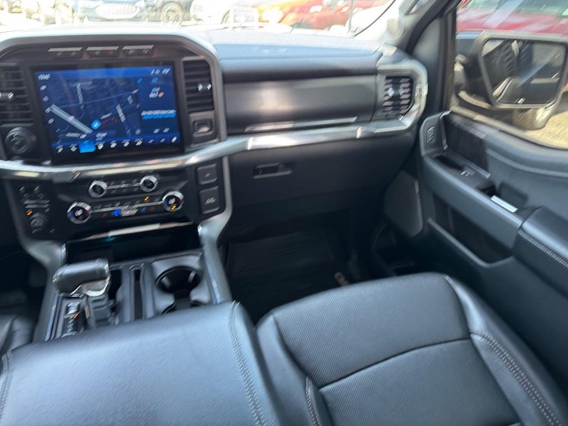 Ford F-150 Vehicle Full-screen Gallery Image 16