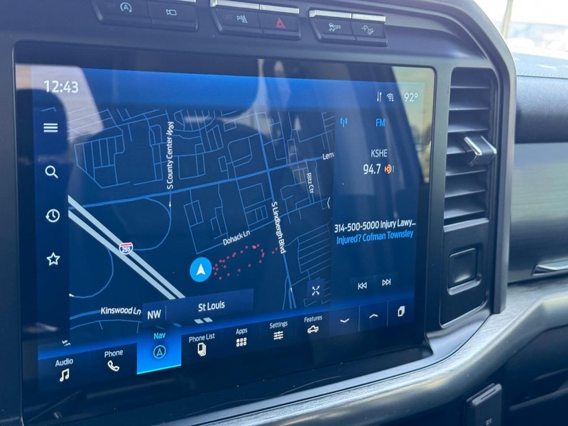 Ford F-150 Vehicle Full-screen Gallery Image 23