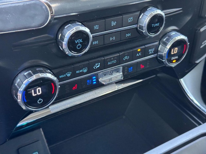 Ford F-150 Vehicle Full-screen Gallery Image 24