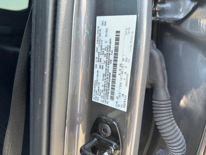 Ford F-150 Vehicle Full-screen Gallery Image 27