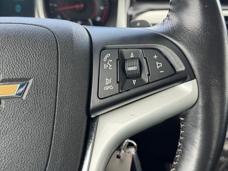 Chevrolet Camaro Vehicle Full-screen Gallery Image 21