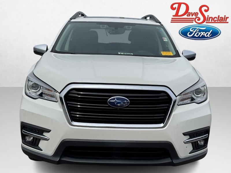 Subaru Ascent Vehicle Full-screen Gallery Image 02