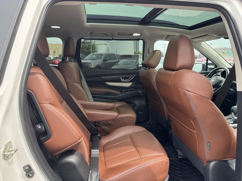 Subaru Ascent Vehicle Full-screen Gallery Image 16