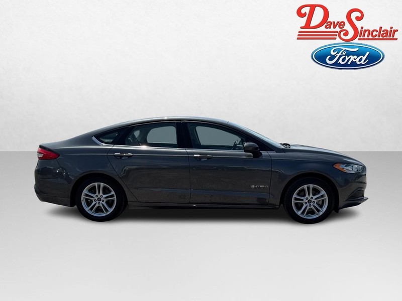 Ford Fusion Hybrid Vehicle Full-screen Gallery Image 05