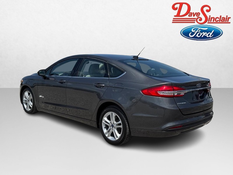 Ford Fusion Hybrid Vehicle Full-screen Gallery Image 09