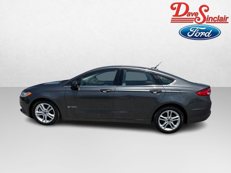 Ford Fusion Hybrid Vehicle Full-screen Gallery Image 10