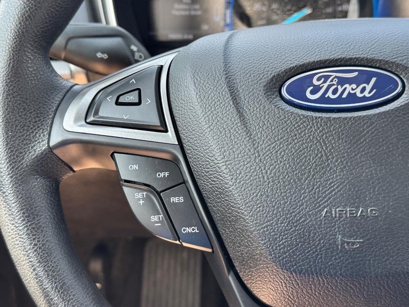 Ford Fusion Hybrid Vehicle Full-screen Gallery Image 20