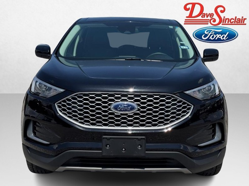 Ford Edge Vehicle Full-screen Gallery Image 02