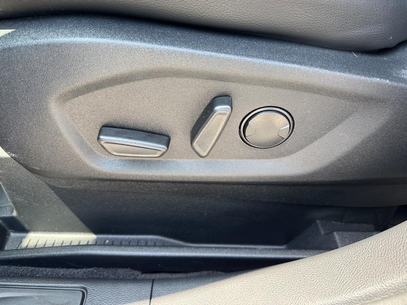 Ford Edge Vehicle Full-screen Gallery Image 17