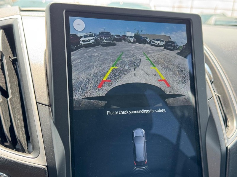 Ford Edge Vehicle Full-screen Gallery Image 23