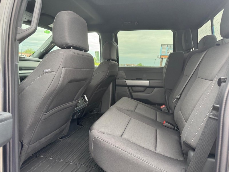 Ford F-150 Vehicle Full-screen Gallery Image 12