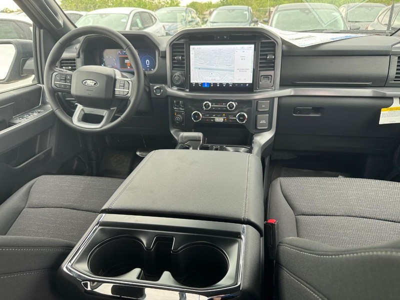 Ford F-150 Vehicle Full-screen Gallery Image 14
