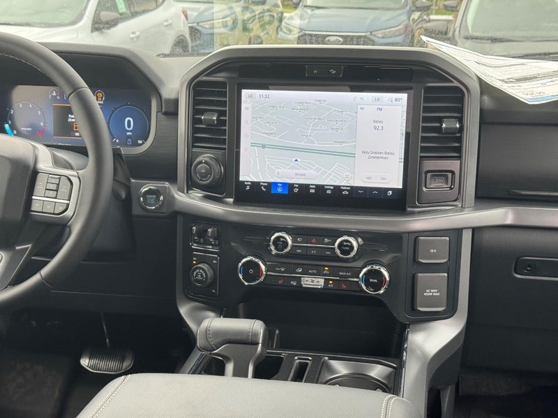 Ford F-150 Vehicle Full-screen Gallery Image 16