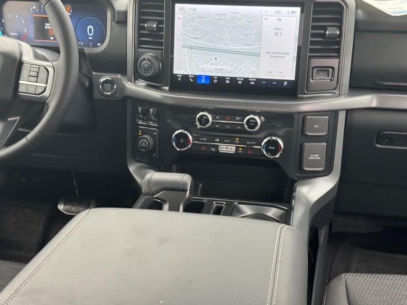 Ford F-150 Vehicle Full-screen Gallery Image 17
