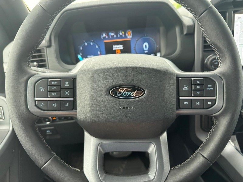 Ford F-150 Vehicle Full-screen Gallery Image 20