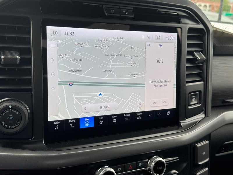 Ford F-150 Vehicle Full-screen Gallery Image 23