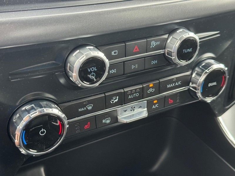 Ford F-150 Vehicle Full-screen Gallery Image 24