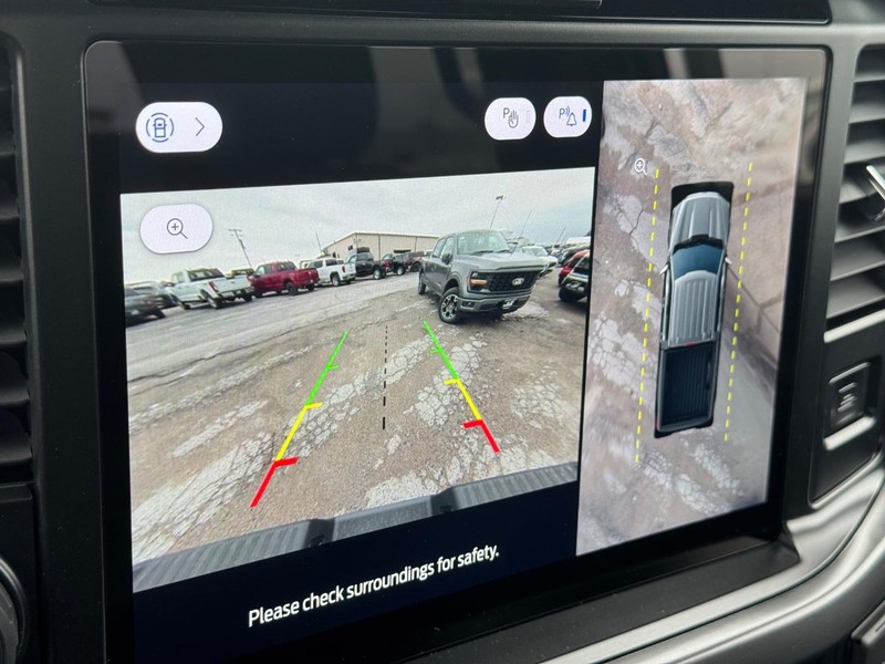 Ford F-150 Vehicle Full-screen Gallery Image 25