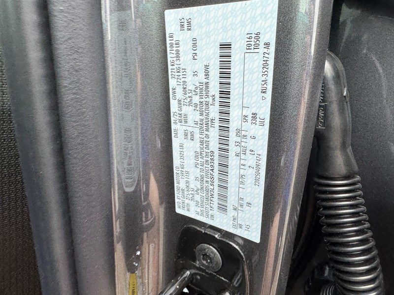 Ford F-150 Vehicle Full-screen Gallery Image 26