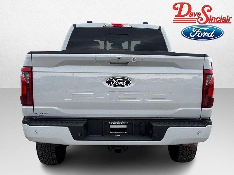 Ford F-150 Vehicle Full-screen Gallery Image 08