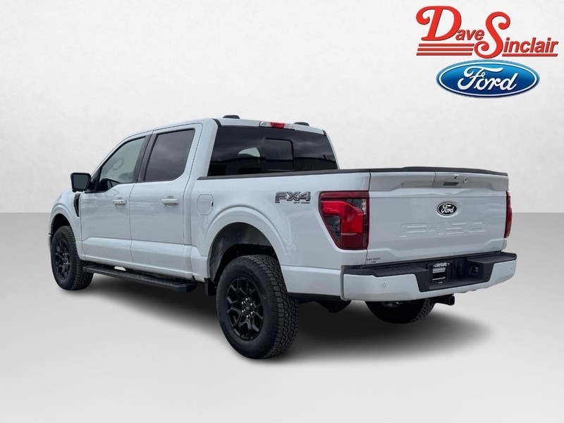 Ford F-150 Vehicle Full-screen Gallery Image 09