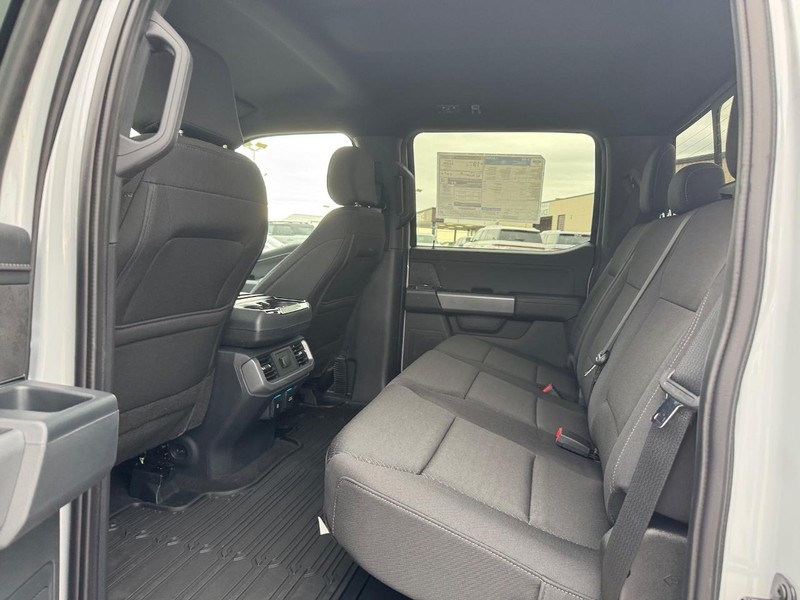 Ford F-150 Vehicle Full-screen Gallery Image 12